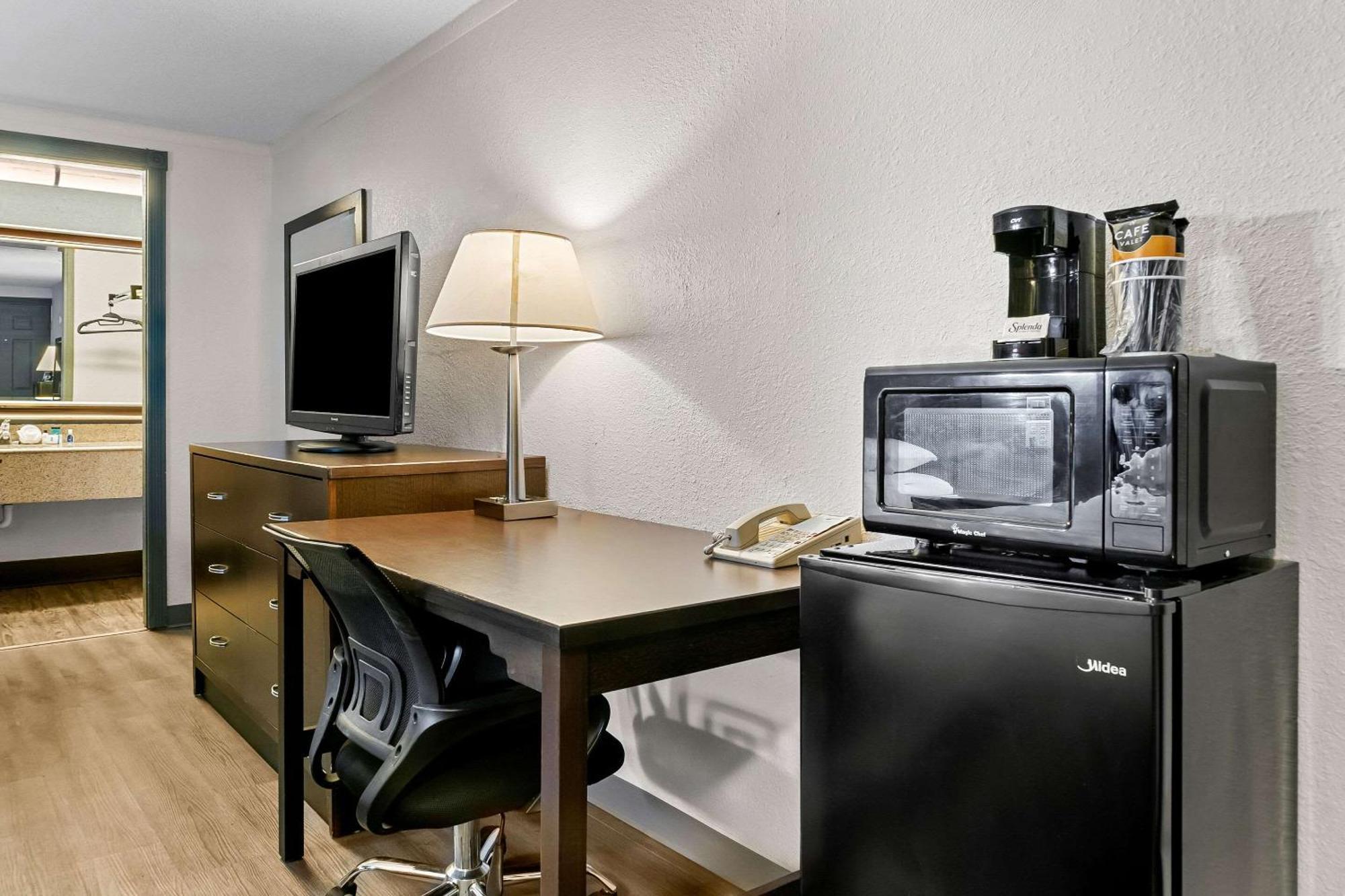 Rodeway Inn & Suites Saginaw Eksteriør bilde